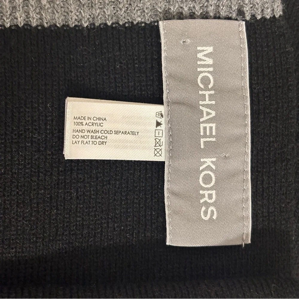 Michael Kors Scarf in Black and Gray Unisex